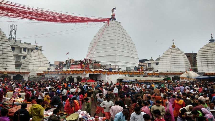 Crowd at Baba Baidyanath Mandir