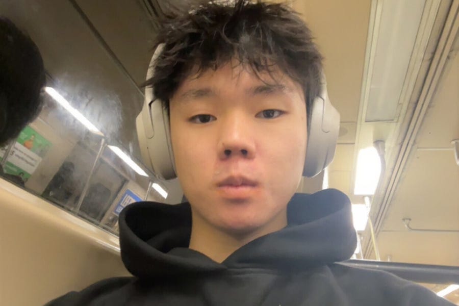 Hinata Yamahara selfie, taken on a train.