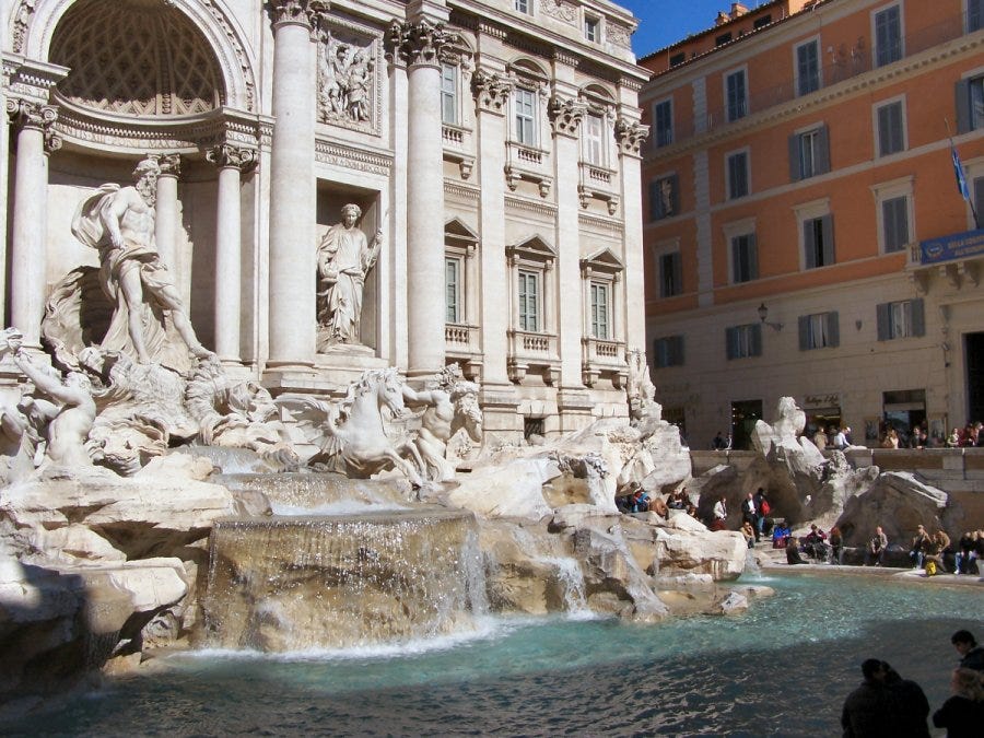 City Breaks Explorer — Trevi Fountain — Rome, Italy