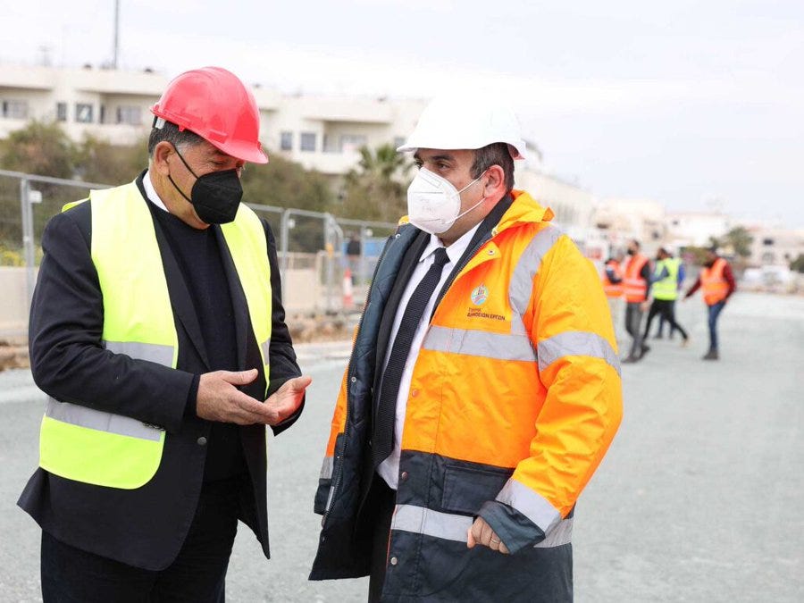 Paralimni mayor Theodoros Pirillis with Transport Minister Yiannis Karousos / Cyprus Mail