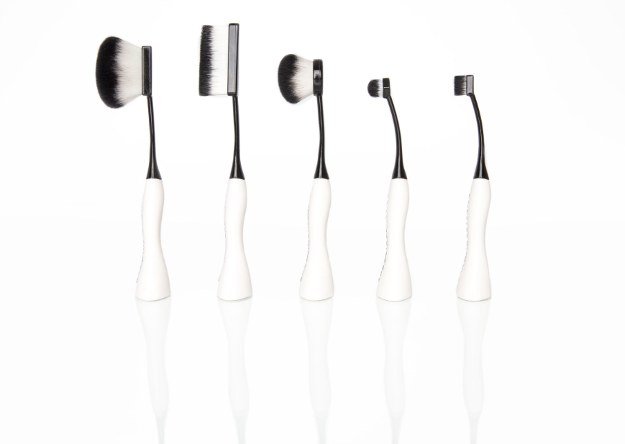 Kohl Kreatives The Flex Collection — five makeup brushes