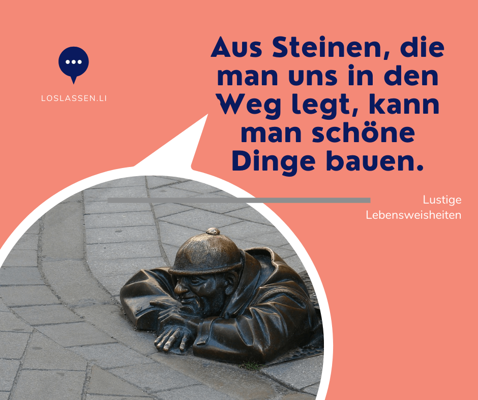 Ein Bild zeigt eine bronzene Statue eines Arbeiters, der aus einem Kanaldeckel hervorschaut. Daneben steht der Text: