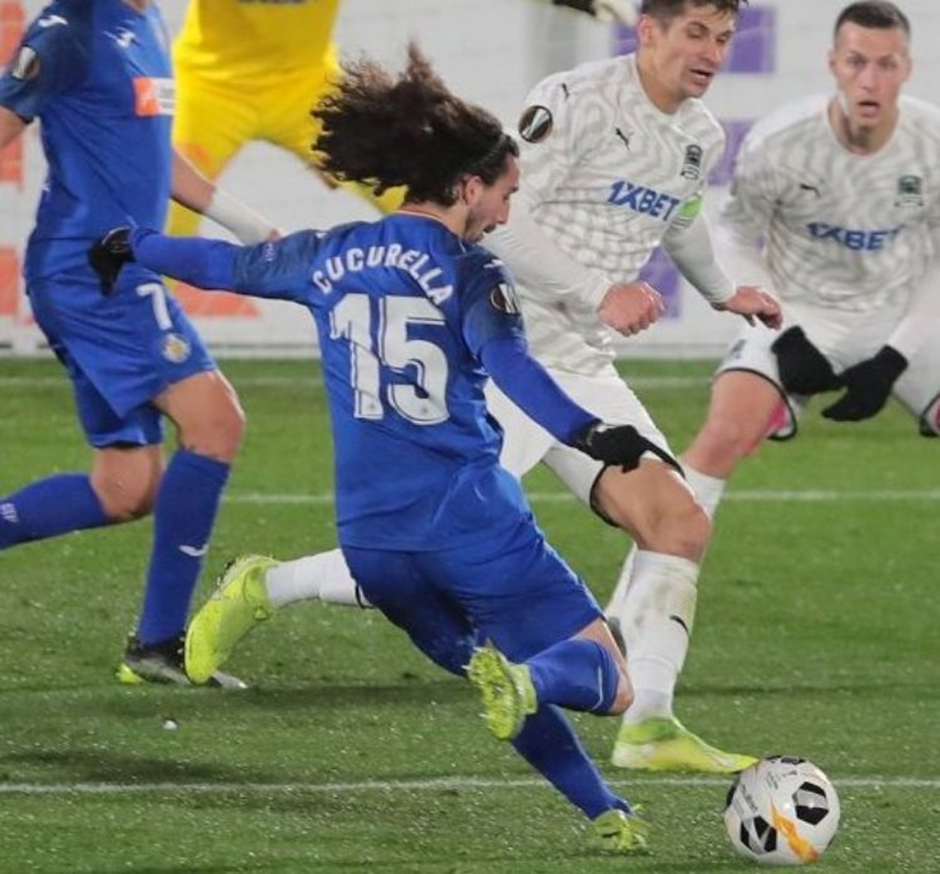 Marc Cucurella taking a shot at the opposition’s goalkeeper