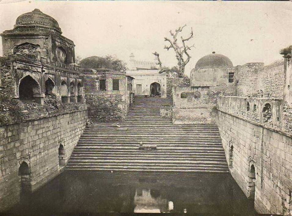 Nizamuddin Dargah baoli at 1880