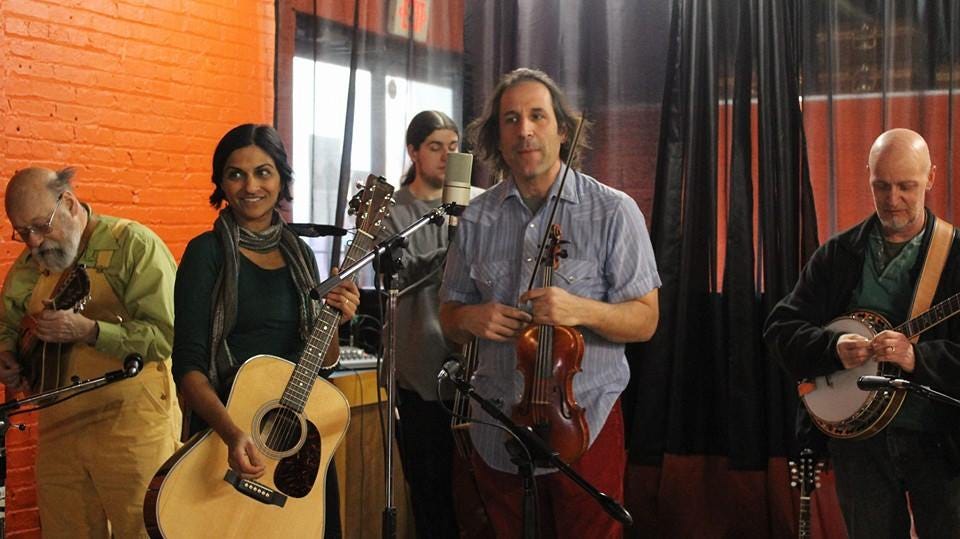  PHOTO COURTESY OF MAGNOLIA STREET STRING BAND / The Magnolia Street String Band performs tonight at Bourbon and Branch in Philadelphia. The band's lineup spans generations and includes a legend from the iconic 1960's New York City folk scene. 