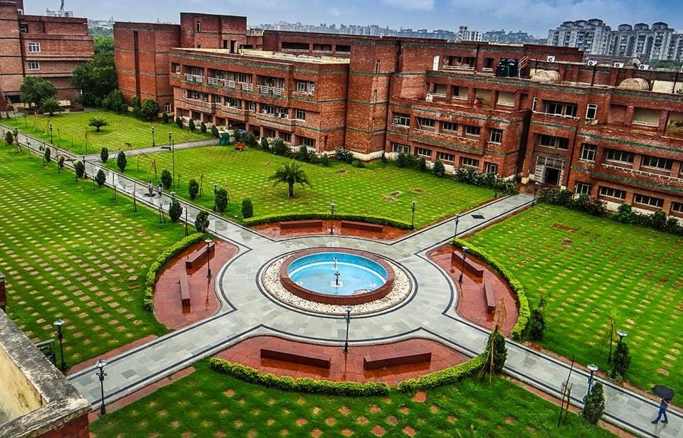 NSIT Central fountain during monsoon : It often served as a rendezvous point for students. Also seen here are Central Block-5 and IT&COE Block-8 where I spent majority of my college life.
