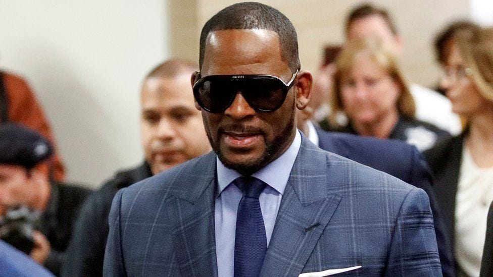 R. Kelly trial: Singer has dark side hidden from public — prosecutor. (2022). [Image]. Retrieved from https://www.bbc.com/news/world-us-canada-62578666