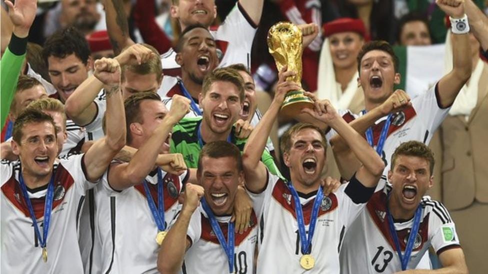 Germany team lifting the world cup 2014