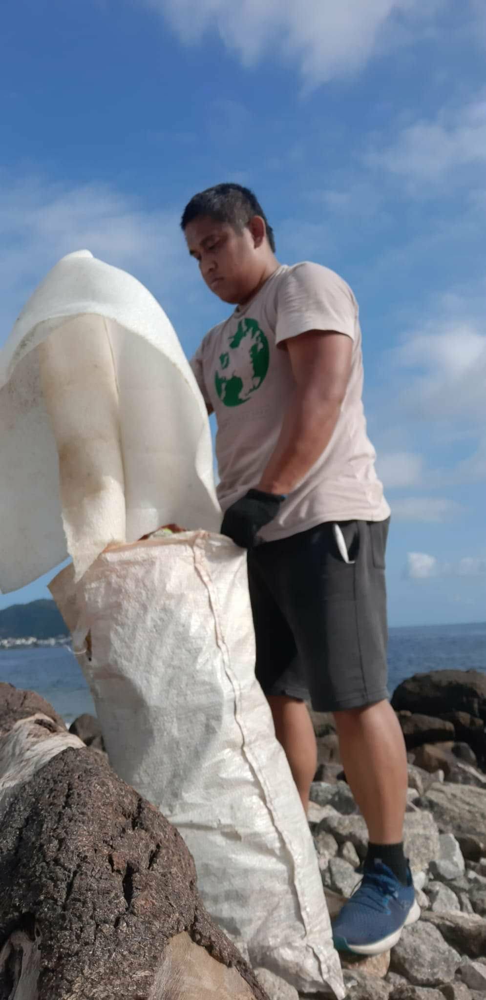 People Who Pick Up Trash Every Day: A Reflection of High Empathy and Environmental Stewardship
