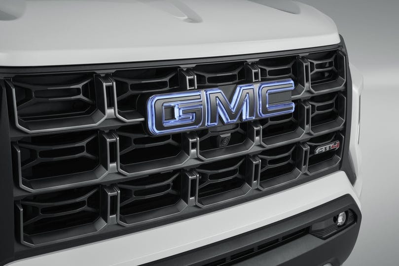 gmc-accessories-illuminated-gmc-emblem-in-black-1