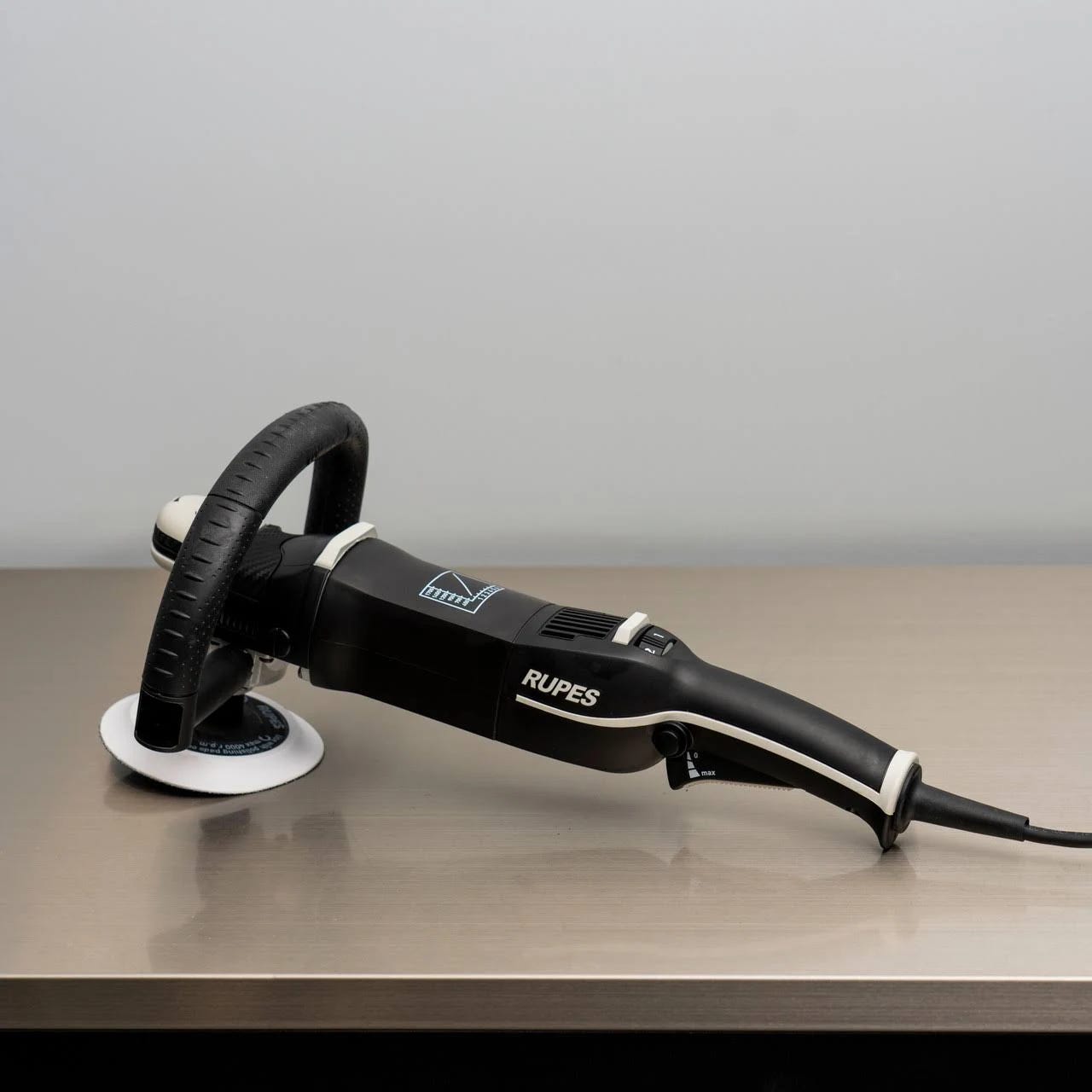 Rupes LH19E Bigfoot Polisher: High-Power, Lightweight Rotary Power Waxer | Image