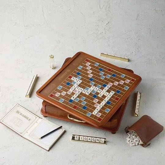 frontgate-scrabble-luxury-edition-1