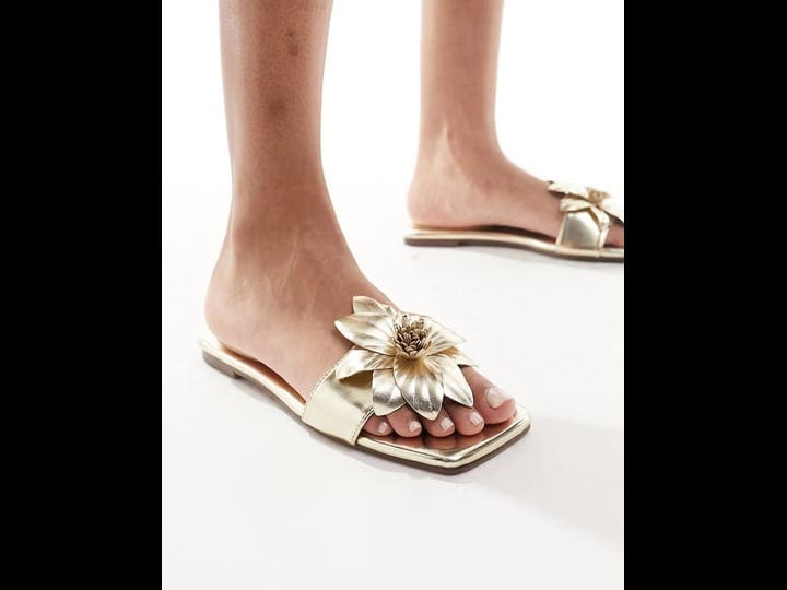 simmi-london-miray-flat-sandal-with-flower-detail-in-gold-1