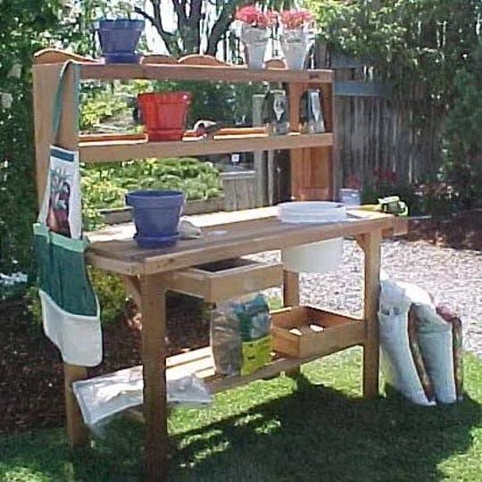 master-gardener-potting-bench-1