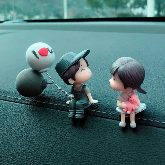 dadhot-cute-car-decoration-lovely-couple-car-decoration-cute-cartoon-couples-action-figure-figurines-1