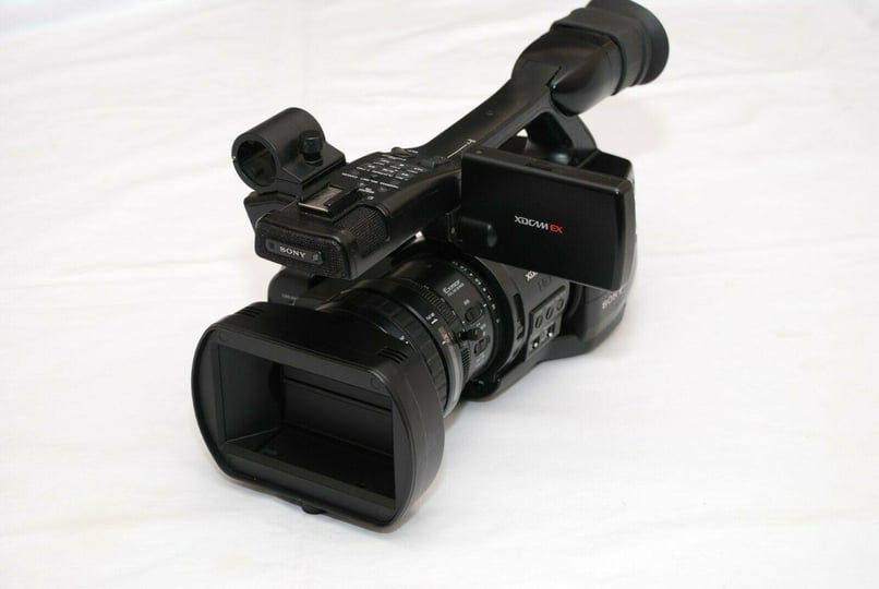 sony-pmw-ex1-1080p-hd-professional-camcorder-1