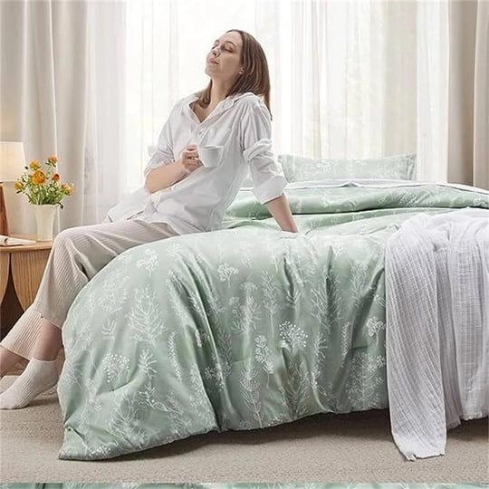 comforter-set-dorm-bedding-01-sage-green-2-piece-twin-twin-xl-1