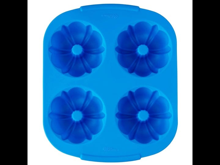 wilton-4-cavity-easy-flex-mini-silicone-fluted-tube-pan-1