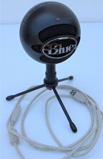 blue-microphones-snowball-ice-condenser-microphone-black-1