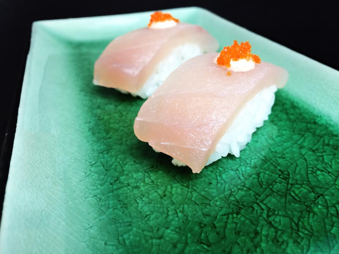 Witte tonijn nigiri