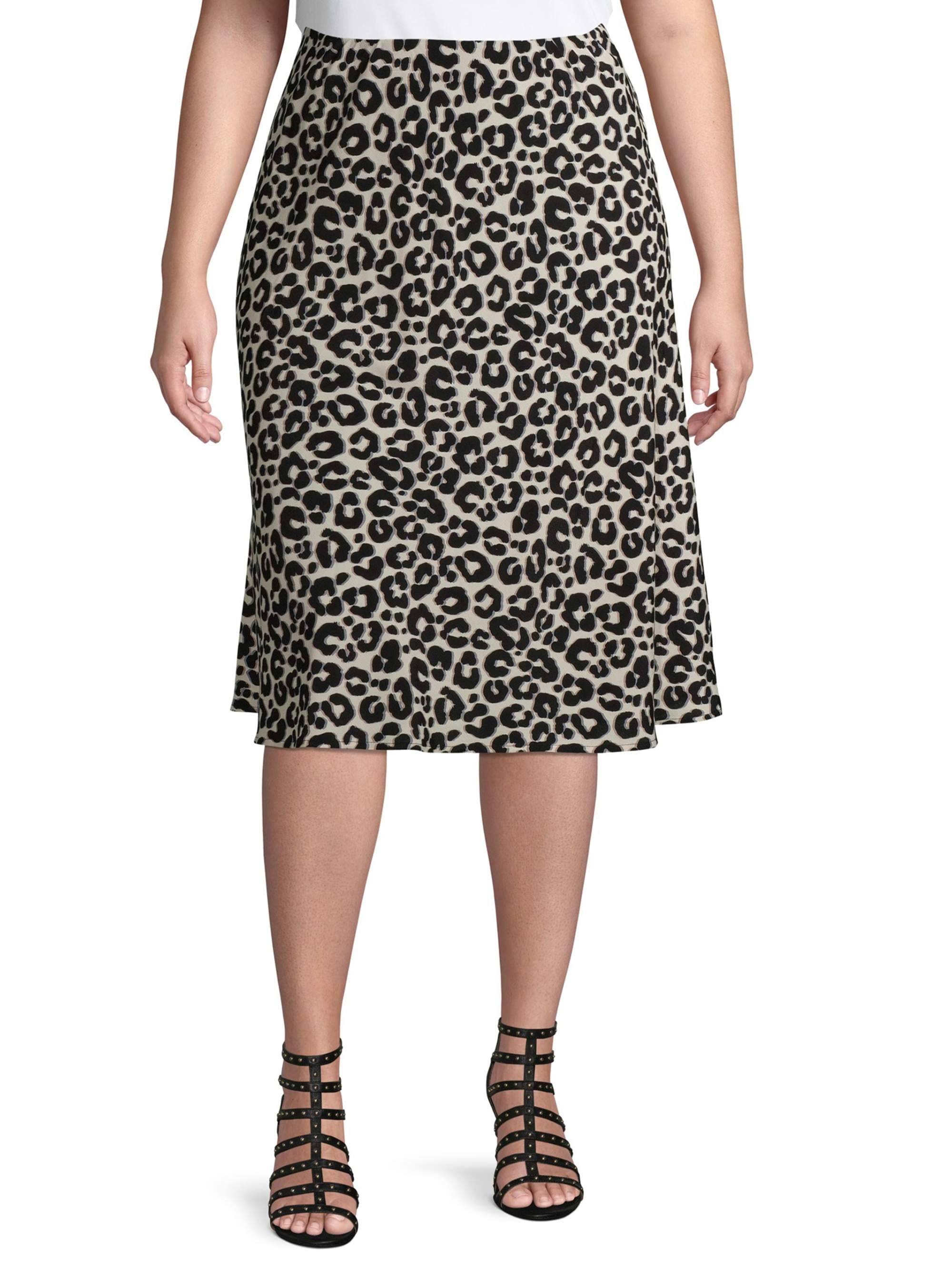 Luxe Plus Size Leopard Slip Skirt for Fall | Image