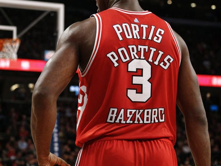 Bobby-Portis-Jersey-2