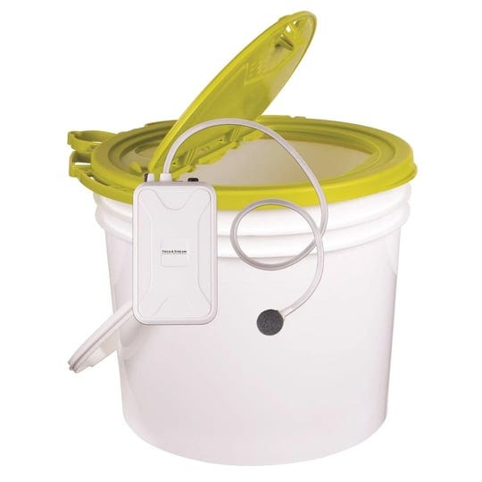 flambeau-3-5-gal-insulated-minnow-bucket-with-portable-aerator-1