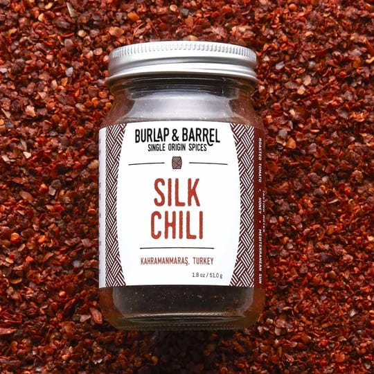 burlap-barrel-silk-chili-flakes-1