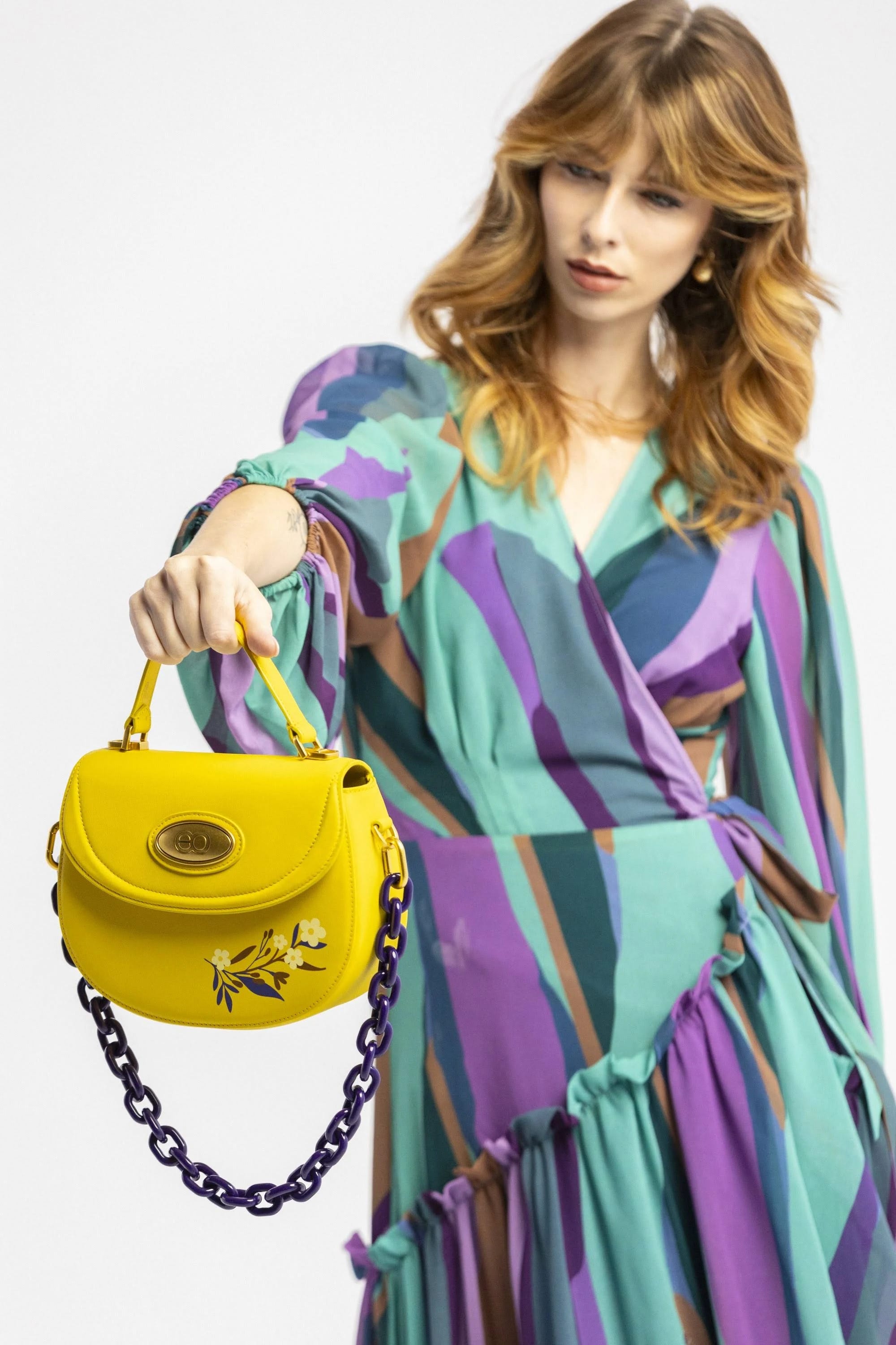 Chic Mustard Yellow Leather Purse with Floral Pattern - A Gift Favorite for Any Occasion | Image