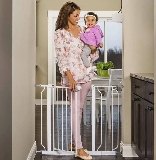 regalo-extra-wide-walk-through-baby-gate-1