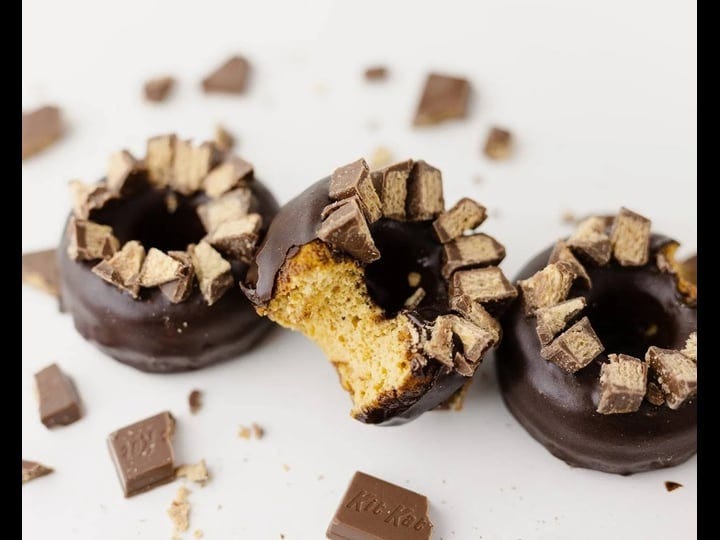 deluxe-edition-protein-donut-mixes-prodough-protein-bakeshop-kit-kat-1