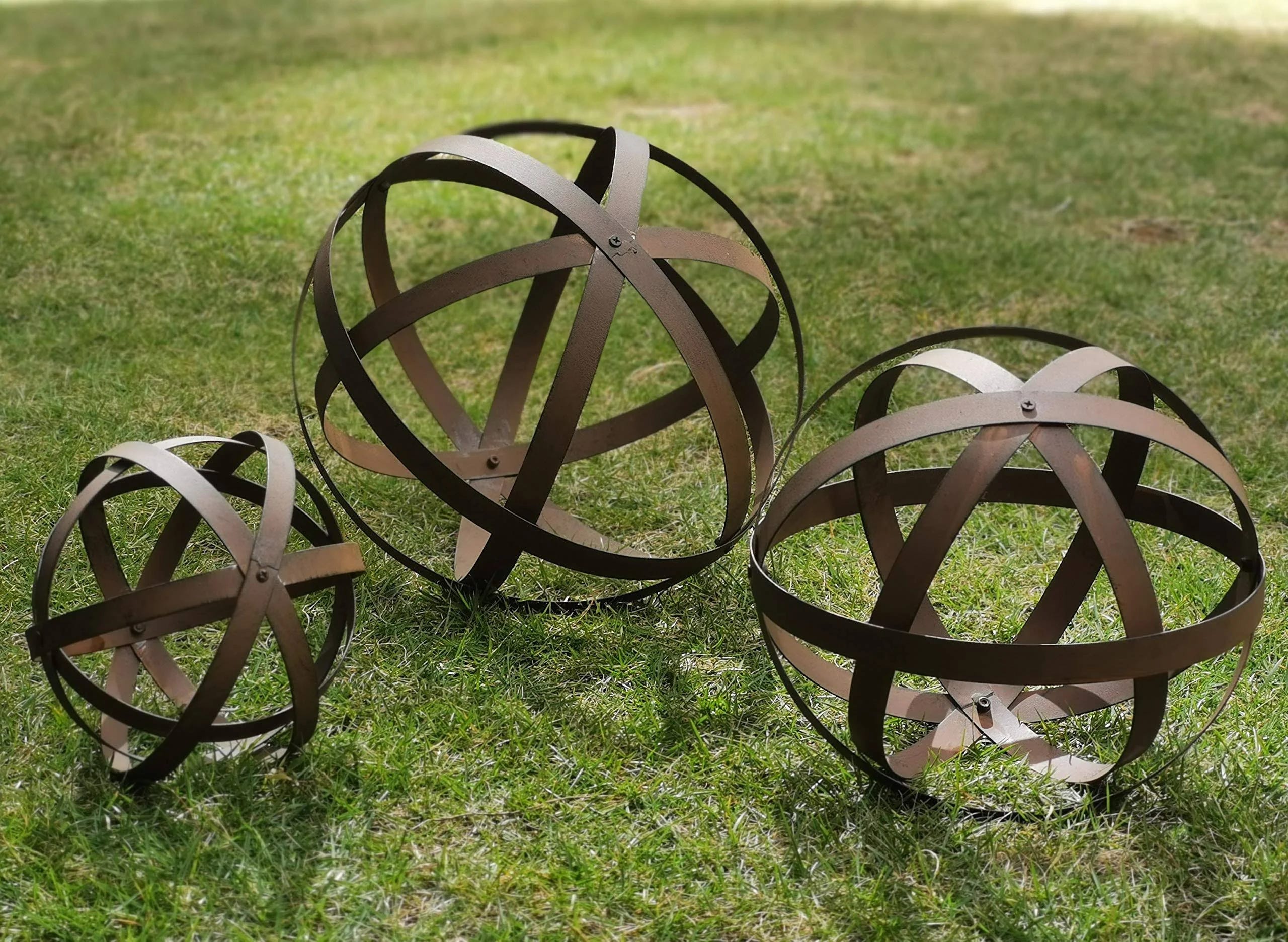 Collapsible Metal Garden Sphere Decor | Image