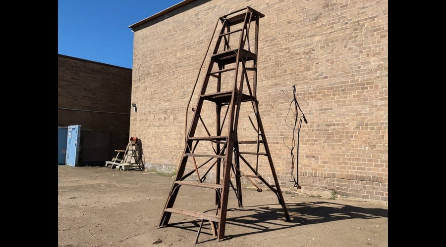 24-Ft-Ladder-Stand-1