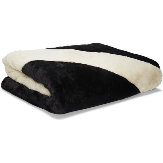 nike-swoosh-faux-fur-blanket-black-white-1