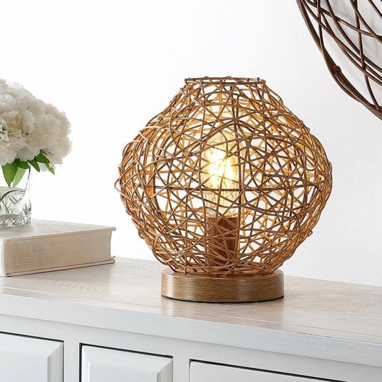 safavieh-caldera-table-lamp-rattan-1