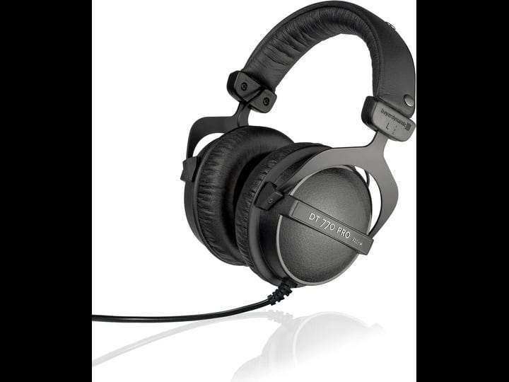 beyerdynamic-dt-770-pro-32-headphones-1