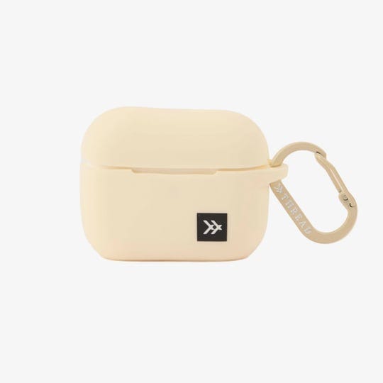 thread-airpods-case-off-white-airpods-pro-3