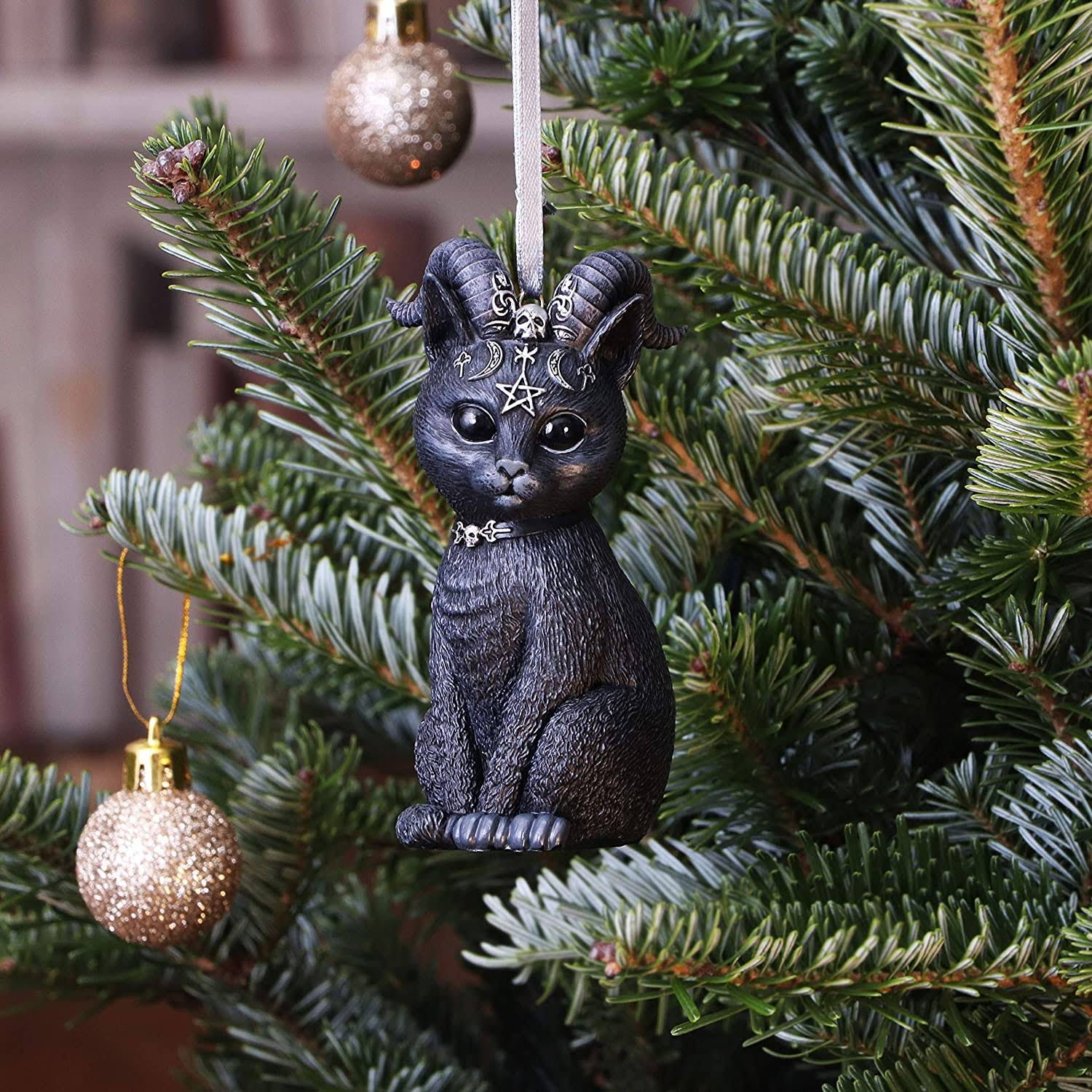 Unique Hanging Cat Ornament with Unforgettable Design | Image