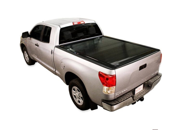 retrax-10453-retraxone-retractable-tonneau-cover-1