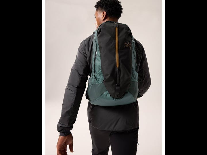 arcteryx-arro-22-backpack-dark-magic-size-os-1