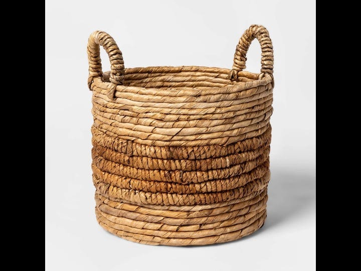 large-natural-woven-round-basket-threshold-1