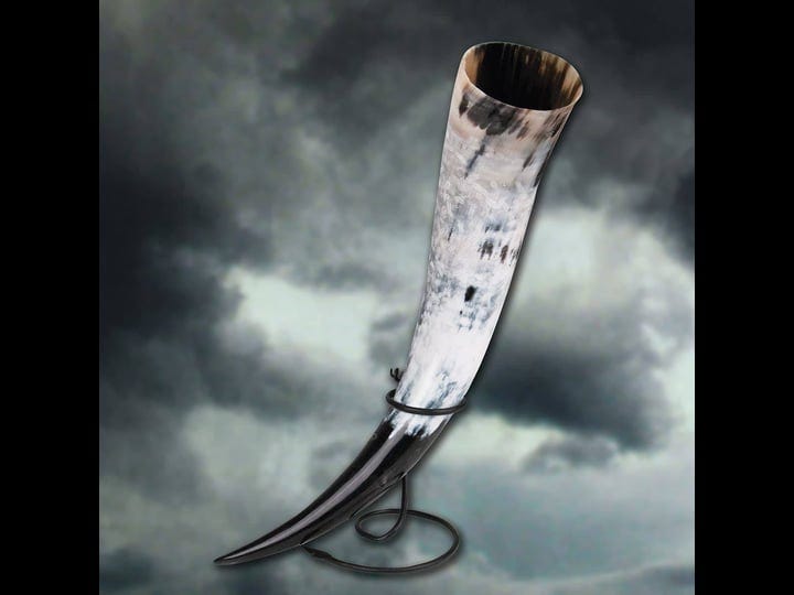 odins-oversized-drinking-horn-with-stand-1