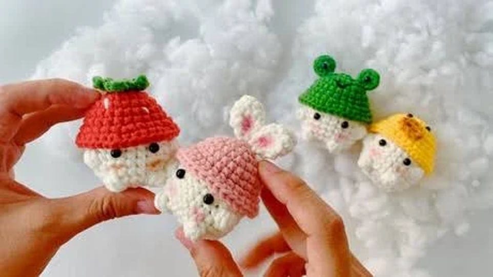 handmade-crochet-amigurumi-mini-chunky-with-bucket-hats-keychain-crochet-mushroom-boi-stuffed-plush-1