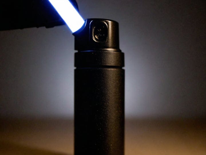 Pepper-Spray-Flashlight-3