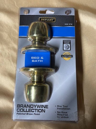 defiant-brandywine-polished-brass-bed-bath-privacy-door-knob-1