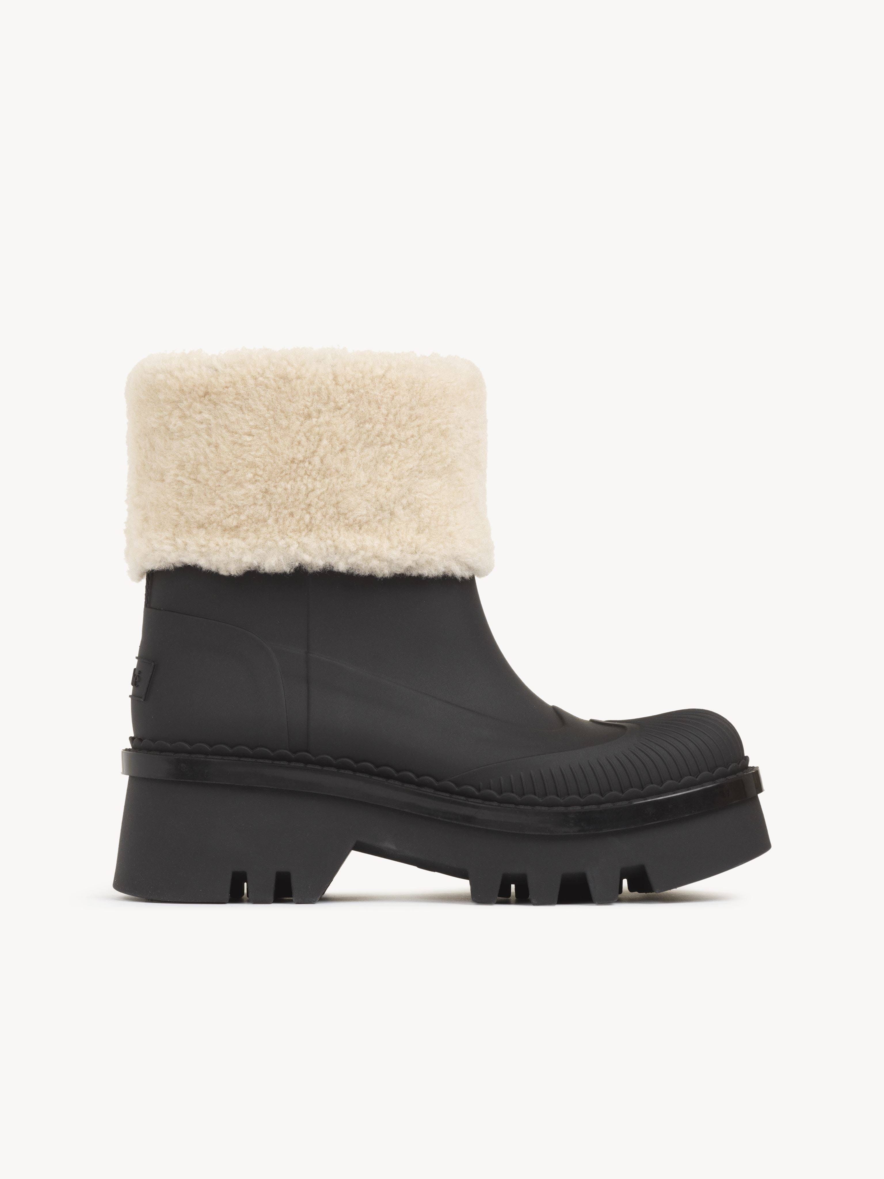 Chloé Raina Ankle Boot with Shearling Trim - Sustainable and Stylish | Image