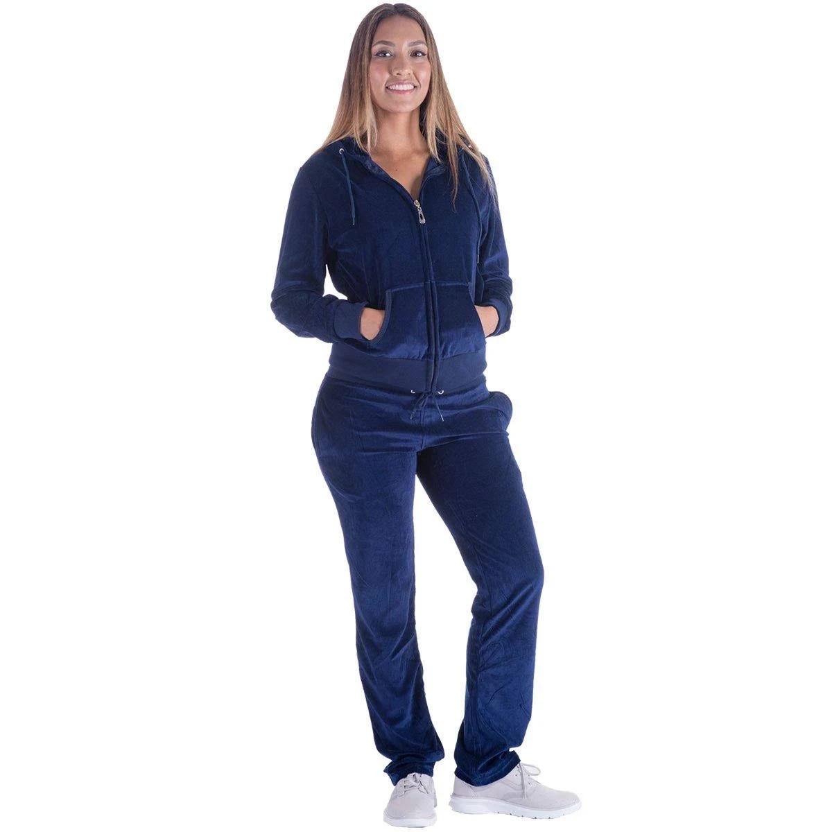 Soft and Versatile Women's Velvet Tracksuit Set for Cozy Workouts and Daily Wear | Image