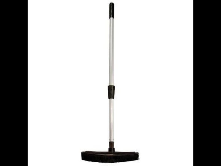 scalpmaster-rubber-broom-with-telescopic-handle-1