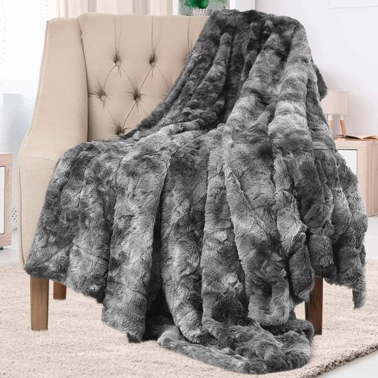 everlasting-comfort-luxury-faux-fur-throw-blanket-soft-fluffy-warm-cozy-plush-gray-1