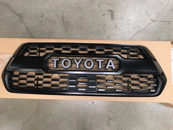 toyota-pt228-35170-trd-pro-grill-tacoma-1